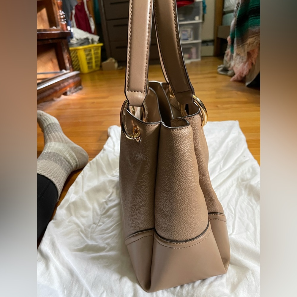 Michael Kors Purse - Picture 3 of 4